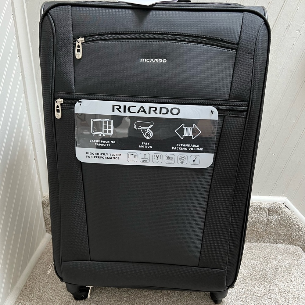 Ricardo of Beverly Hill NWT 29inch check bag